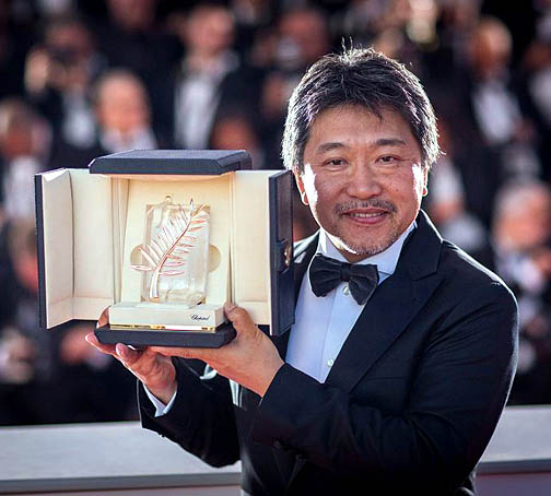 Hirokazu Kore-eda con su Palma de Oro