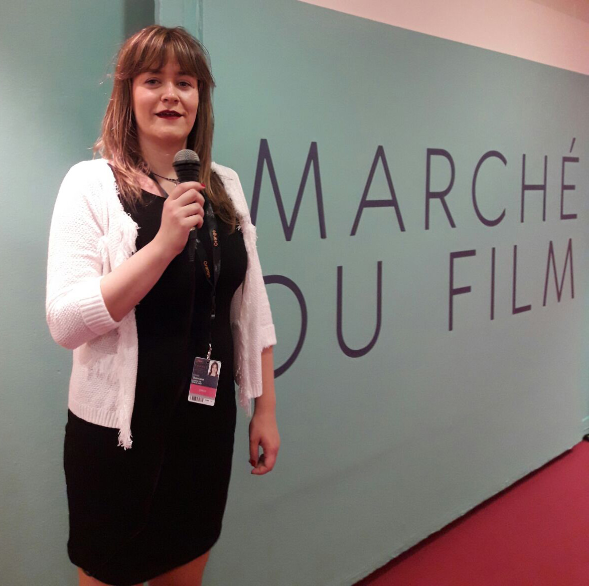 Mireia Quintana, dando a conocer ProduccionLatina.com en el Mercado de Cannes