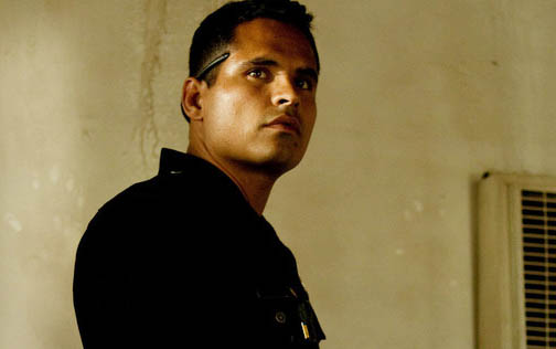 Michael Peña, en "Extinction"