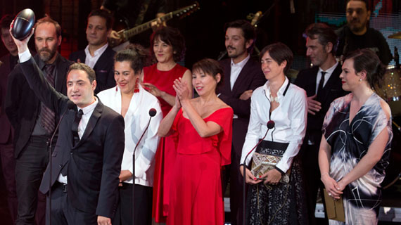 Equipo de "Una mujer fantástica" celebra la victoria