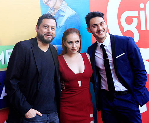 Gómez, con sus dos protagonistas