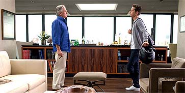 Michael Douglas y Shia LaBeouf, en 'El dinero nunca duerme' Michael Douglas y Shia LaBeouf, en 'El dinero nunca duerme'