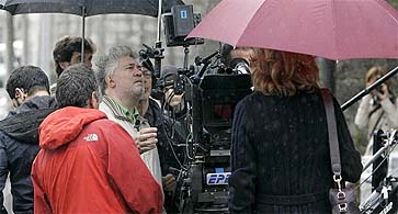 Almodóvar, filmando en Galicia 'La piel que habito' Almodóvar, filmando en Galicia 'La piel que habito'