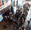 Largas filas en los cines chilenos este martes (La Cuarta) Largas filas en los cines chilenos este martes (La Cuarta)