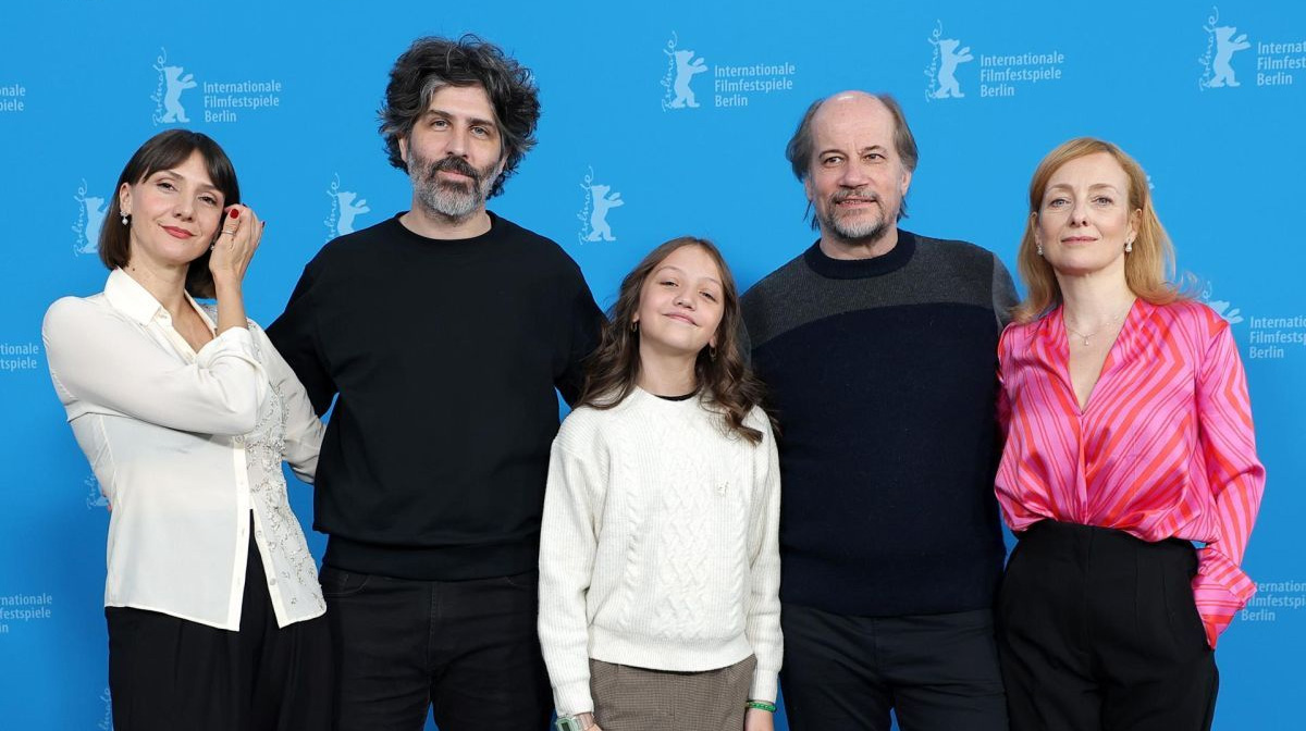 El equipo de la película argentina "El mensaje", premiada este año en Berlín El equipo de la película argentina "El mensaje", premiada este año en Berlín